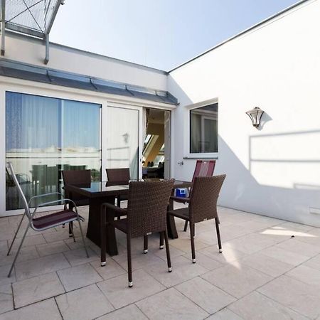 Grosses Penthouse #12 Mit Terrasse Und Aussicht Apartment เวียนนา ภายนอก รูปภาพ